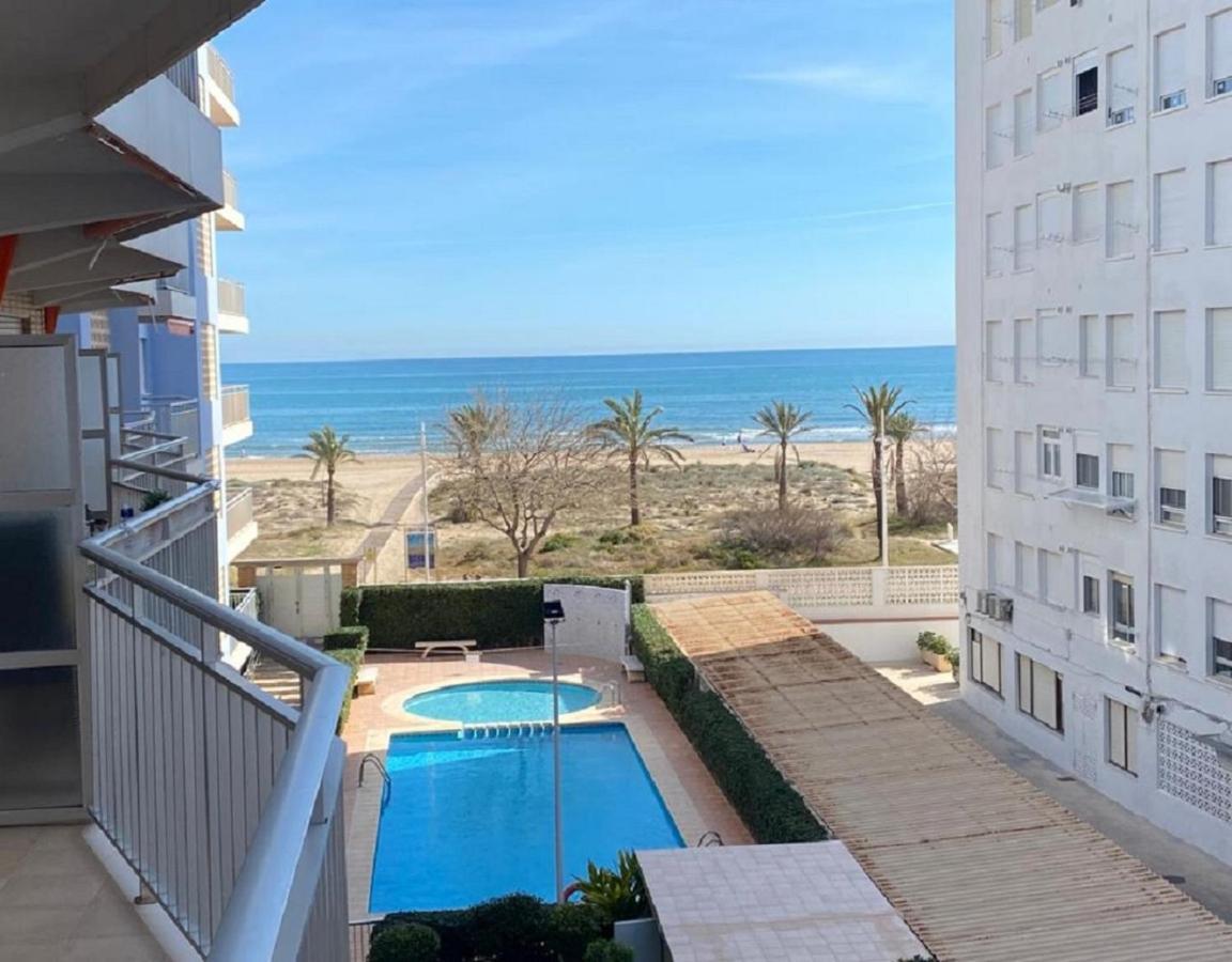 Monela Front Solo Familias Apartament